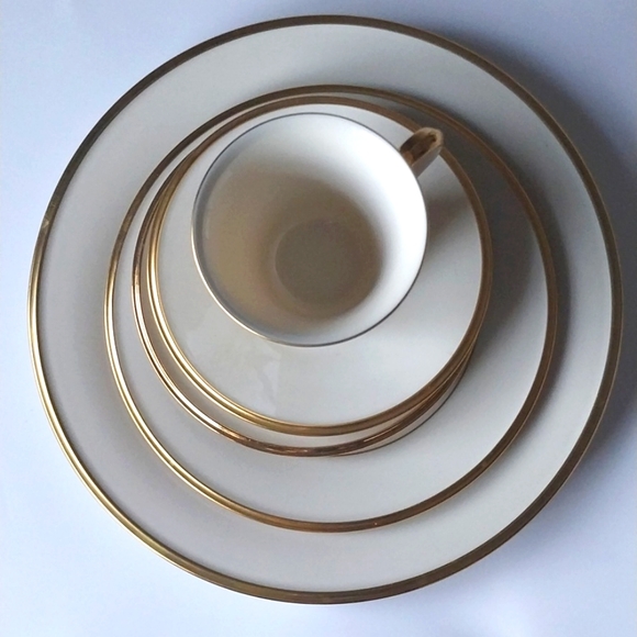 Lenox China Dinnerware 5 Piece ETERNAL GOLD Trim On Bone China - Picture 1 of 8